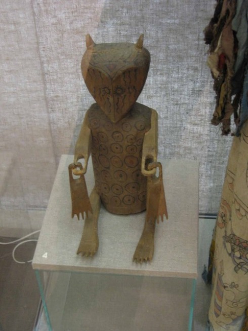 "The figure of a shaman’s bear ally, paws outstretched, ready to assist in healing. It comes from the Nanai people and was collected in the Khabarovsk region in 1927. The “healing hands” of this bear were held to be especially helpful in treating joint problems." (from http://arctolatry.tumblr.com)